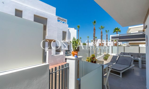 Resale - Villa -
Orihuela - Villamartin