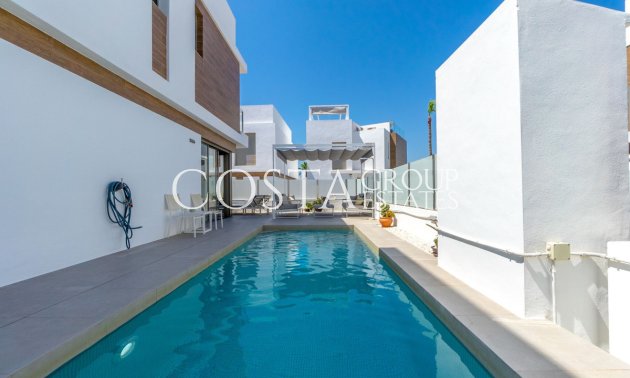 Resale - Villa -
Orihuela - Villamartin