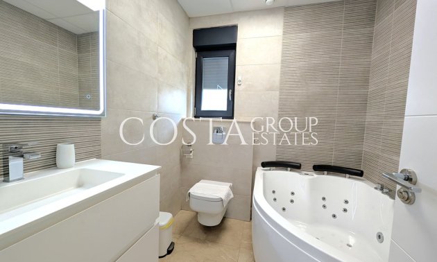 Resale - Villa -
Alicante - Alicante Centro
