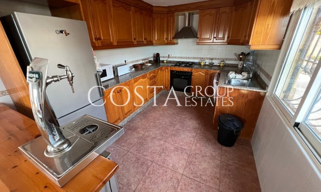 Resale - Villa -
Guardamar del Segura - Guardamar del Segura Centro