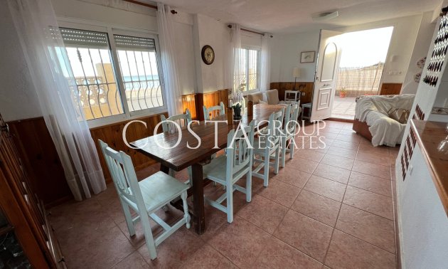 Resale - Villa -
Guardamar del Segura - Guardamar del Segura Centro