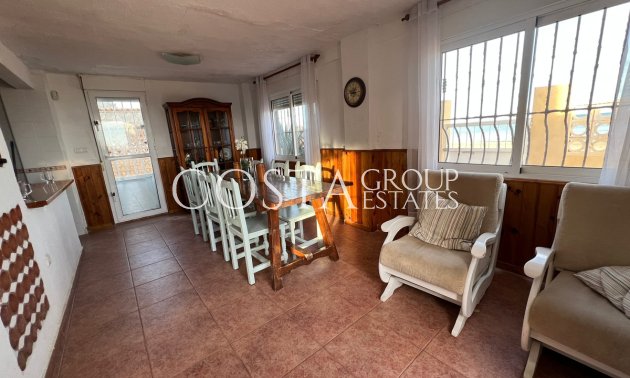 Resale - Villa -
Guardamar del Segura - Guardamar del Segura Centro