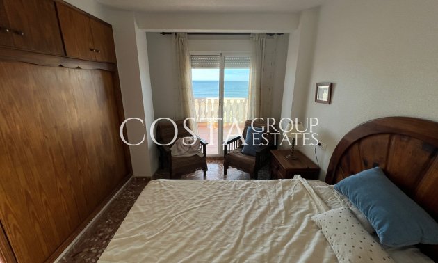 Resale - Villa -
Guardamar del Segura - Guardamar del Segura Centro