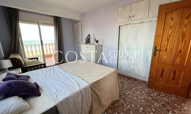 Resale - Villa -
Guardamar del Segura - Guardamar del Segura Centro