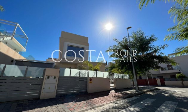 Revente - Villa -
Orihuela - Mil Palmeras