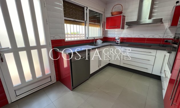 Resale - Villa -
Torrevieja - Torrevieja Centro