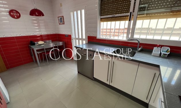 Resale - Villa -
Torrevieja - Torrevieja Centro