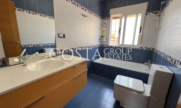 Resale - Villa -
Torrevieja - Torrevieja Centro