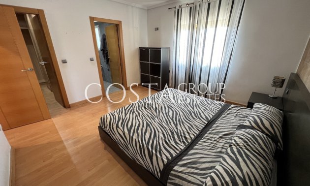 Resale - Villa -
Torrevieja - Torrevieja Centro