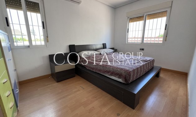 Resale - Villa -
Torrevieja - Torrevieja Centro