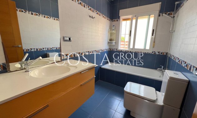 Resale - Villa -
Torrevieja - Torrevieja Centro