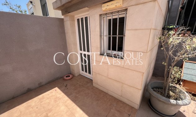 Resale - Villa -
Torrevieja - Torrevieja Centro