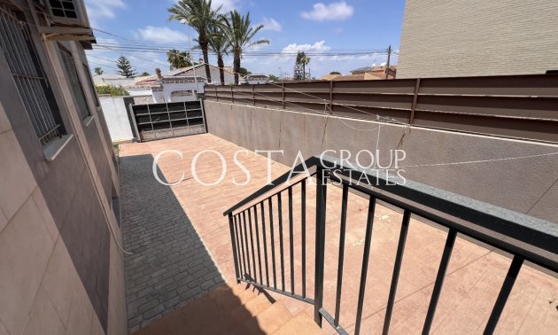 Resale - Villa -
Torrevieja - Torrevieja Centro