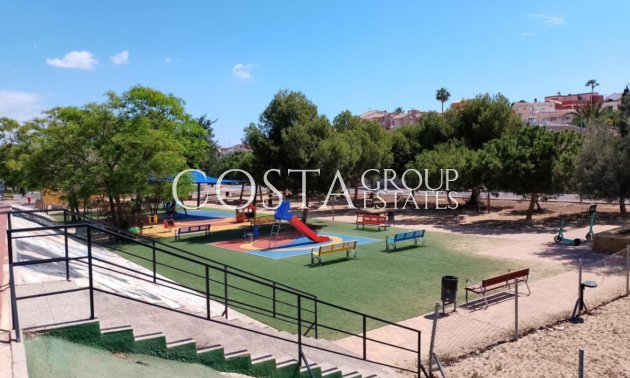 Revente - Villa -
Torrevieja - Torrevieja Centro