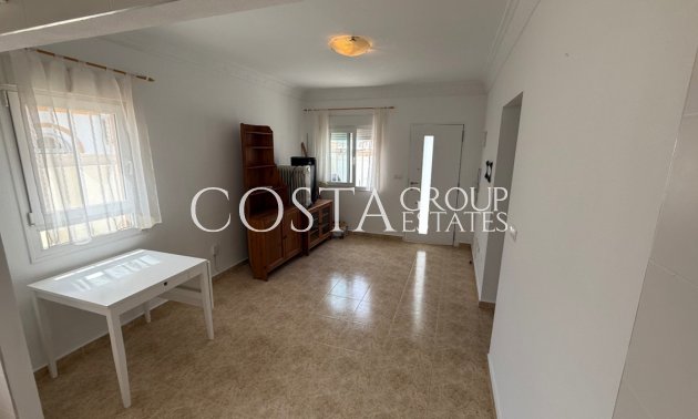 Resale - Villa -
Torrevieja - Torrevieja Centro