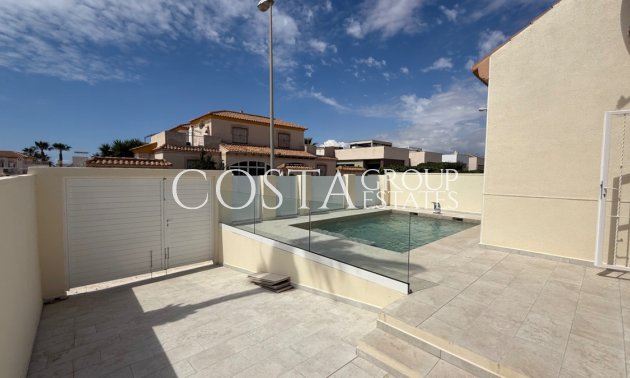 Resale - Villa -
Torrevieja - Torrevieja Centro