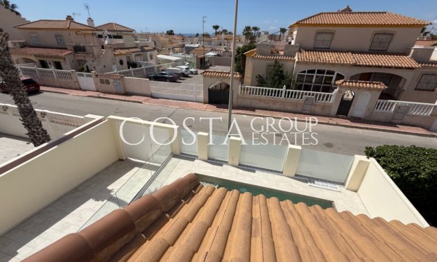 Resale - Villa -
Torrevieja - Torrevieja Centro
