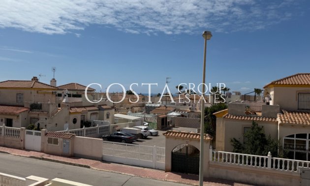 Resale - Villa -
Torrevieja - Torrevieja Centro