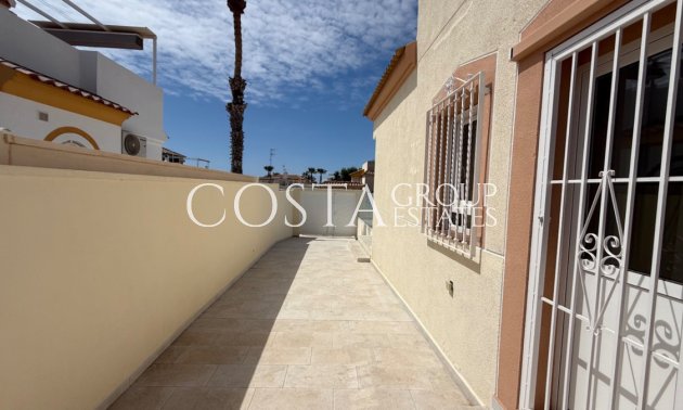 Resale - Villa -
Torrevieja - Torrevieja Centro