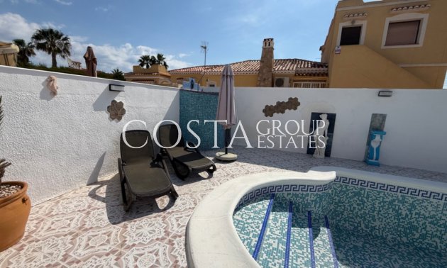 Resale - Villa -
Torrevieja - Torrevieja Centro