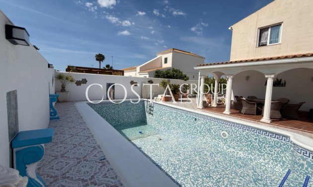 Resale - Villa -
Torrevieja - Torrevieja Centro