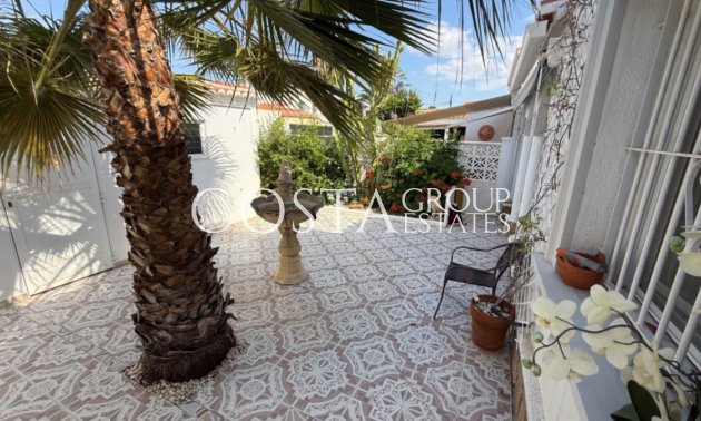 Resale - Villa -
Torrevieja - Torrevieja Centro