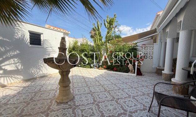 Resale - Villa -
Torrevieja - Torrevieja Centro