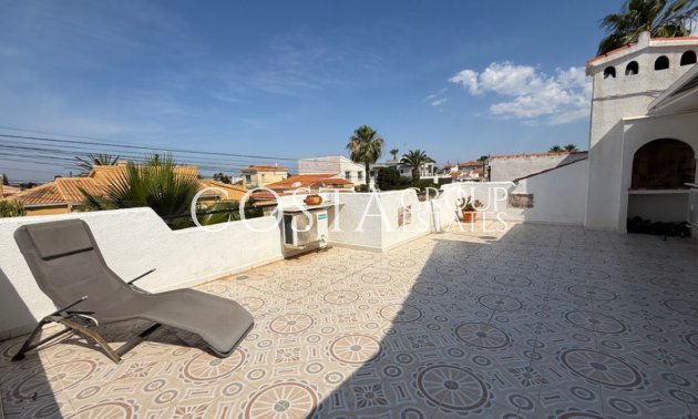Resale - Villa -
Torrevieja - Torrevieja Centro