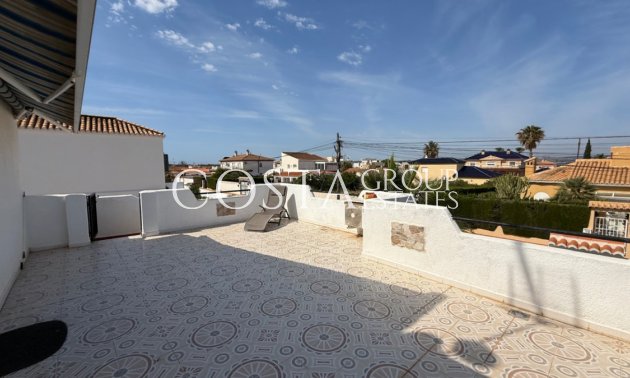 Resale - Villa -
Torrevieja - Torrevieja Centro