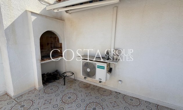 Resale - Villa -
Torrevieja - Torrevieja Centro