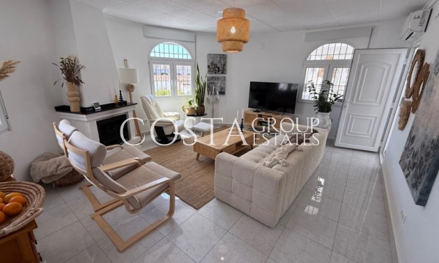 Wiederverkauf - Villa -
Torrevieja - Torrevieja Centro