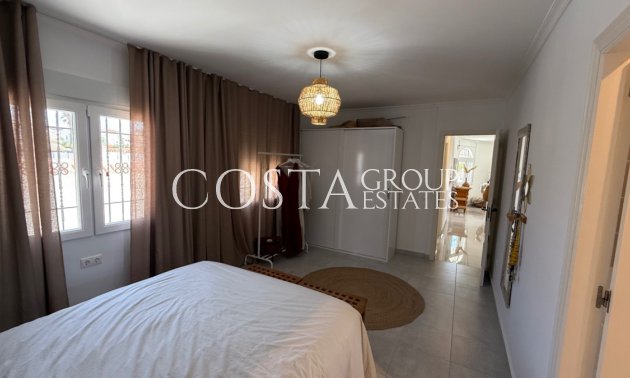 Wiederverkauf - Villa -
Torrevieja - Torrevieja Centro