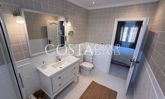 Wiederverkauf - Villa -
Torrevieja - Torrevieja Centro