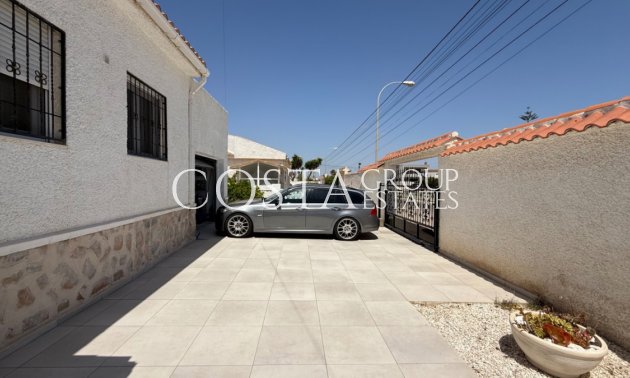 Wiederverkauf - Villa -
Torrevieja - Torrevieja Centro