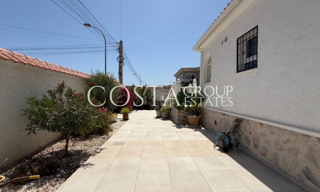 Wiederverkauf - Villa -
Torrevieja - Torrevieja Centro