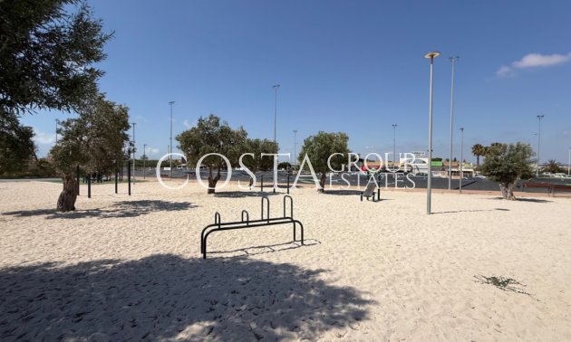 Wiederverkauf - Villa -
Torrevieja - Torrevieja Centro