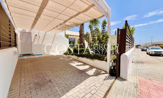 Resale - Villa -
Torrevieja - Torrevieja Centro