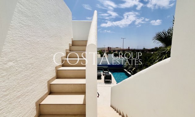 Resale - Villa -
Torrevieja - Torrevieja Centro