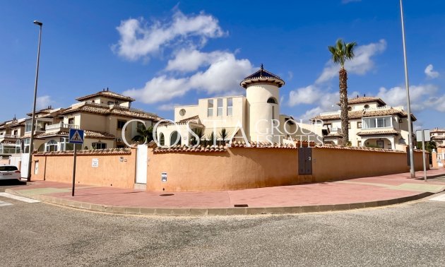 Resale - Villa -
Orihuela - Cabo Roig