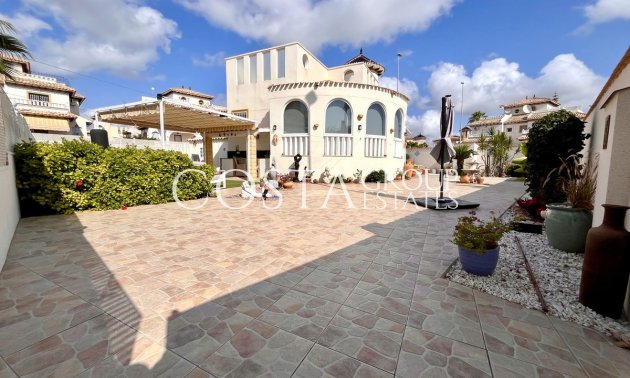Resale - Villa -
Orihuela - Cabo Roig