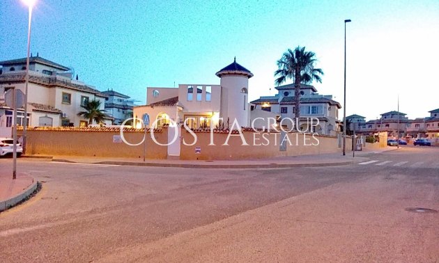 Resale - Villa -
Orihuela - Cabo Roig