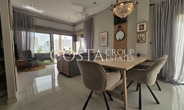 Resale - Villa -
Orihuela - Villamartin