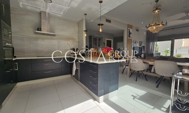 Resale - Villa -
Orihuela - Villamartin