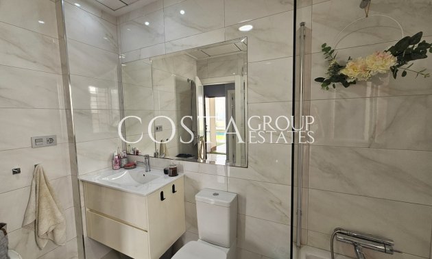 Resale - Villa -
Orihuela - Villamartin