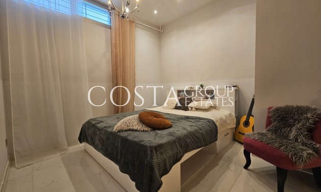 Resale - Villa -
Orihuela - Villamartin