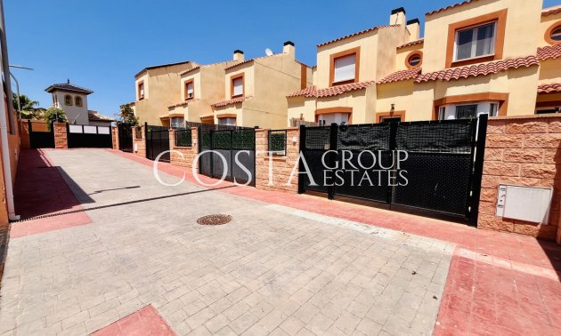 Wiederverkauf - House -
Orihuela - Cabo Roig