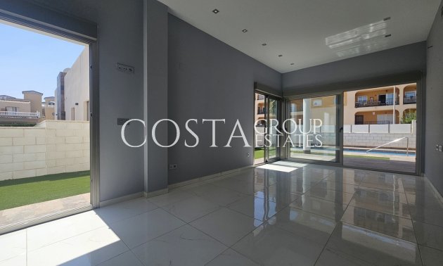 Resale - Villa -
Orihuela - Villamartin