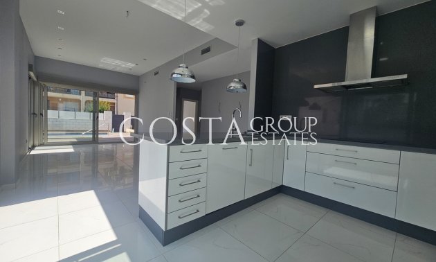 Resale - Villa -
Orihuela - Villamartin