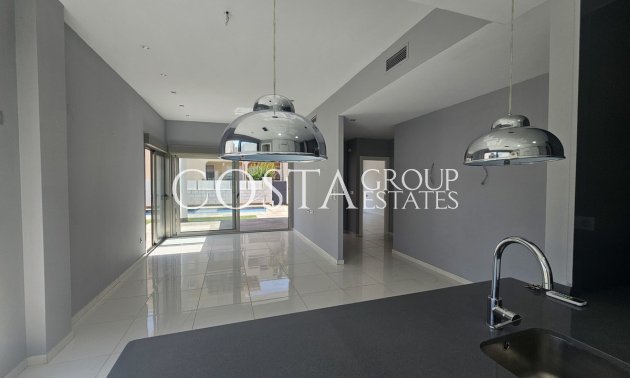 Resale - Villa -
Orihuela - Villamartin