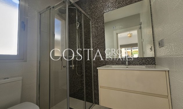 Resale - Villa -
Orihuela - Villamartin